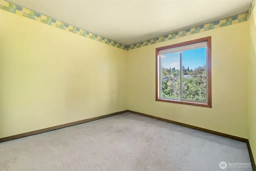 1918 8th Street Ct SW Puyallup WA 98371