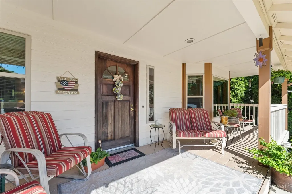 1918 8th Street Ct SW Puyallup WA 98371