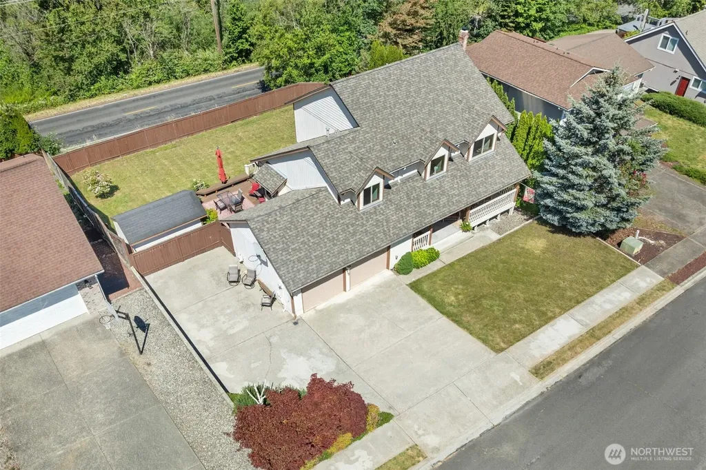 1918 8th Street Ct SW Puyallup WA 98371