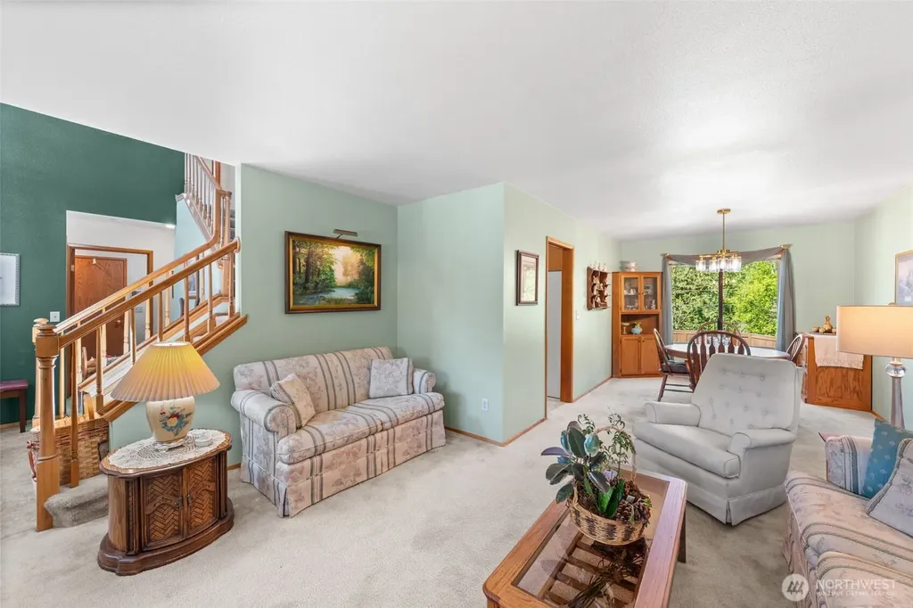 1918 8th Street Ct SW Puyallup WA 98371