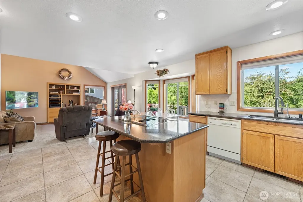 1918 8th Street Ct SW Puyallup WA 98371