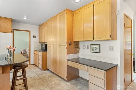 1918 8th Street Ct SW Puyallup WA 98371