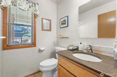 1918 8th Street Ct SW Puyallup WA 98371