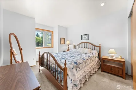 1918 8th Street Ct SW Puyallup WA 98371