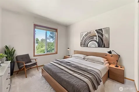 1918 8th Street Ct SW Puyallup WA 98371