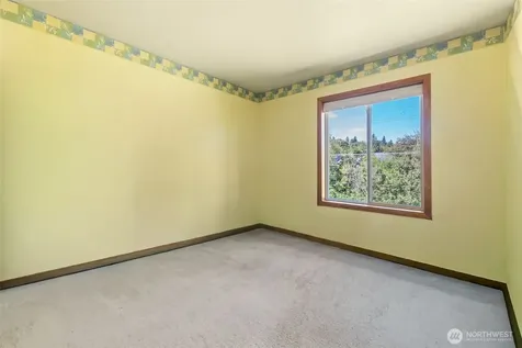 1918 8th Street Ct SW Puyallup WA 98371