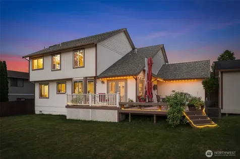 1918 8th Street Ct SW Puyallup WA 98371