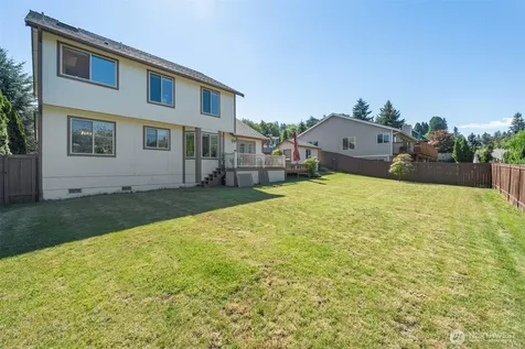 1918 8th Street Ct SW Puyallup WA 98371