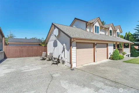 1918 8th Street Ct SW Puyallup WA 98371
