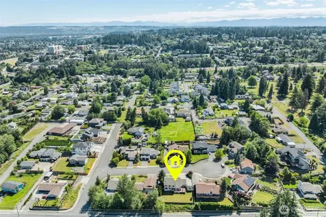 1918 8th Street Ct SW Puyallup WA 98371