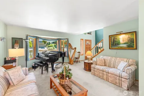 1918 8th Street Ct SW Puyallup WA 98371