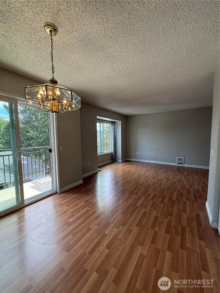 12717 171st Lane NE Woodinville WA 98072