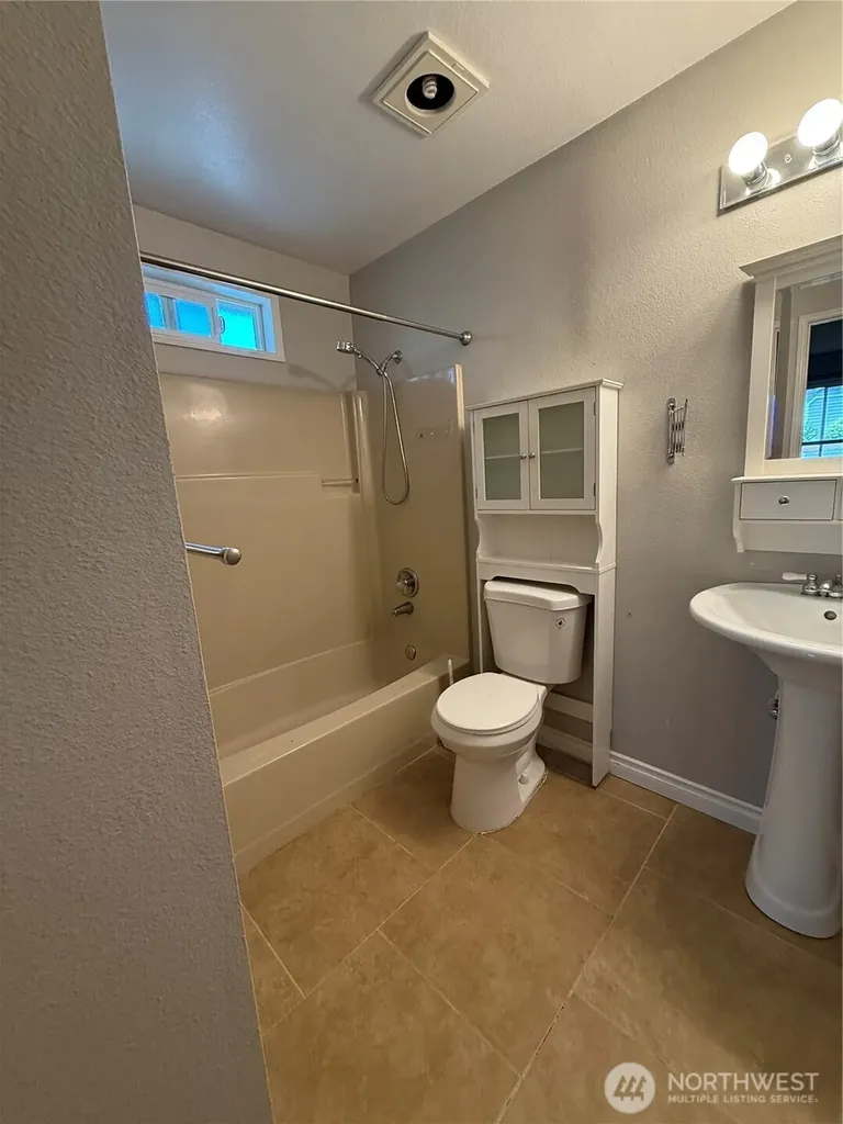 12717 171st Lane NE Woodinville WA 98072