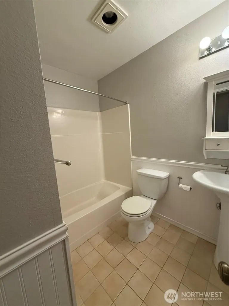 12717 171st Lane NE Woodinville WA 98072