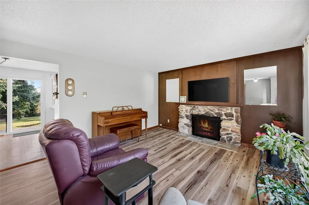 11513 108th Street SW Tacoma WA 98498