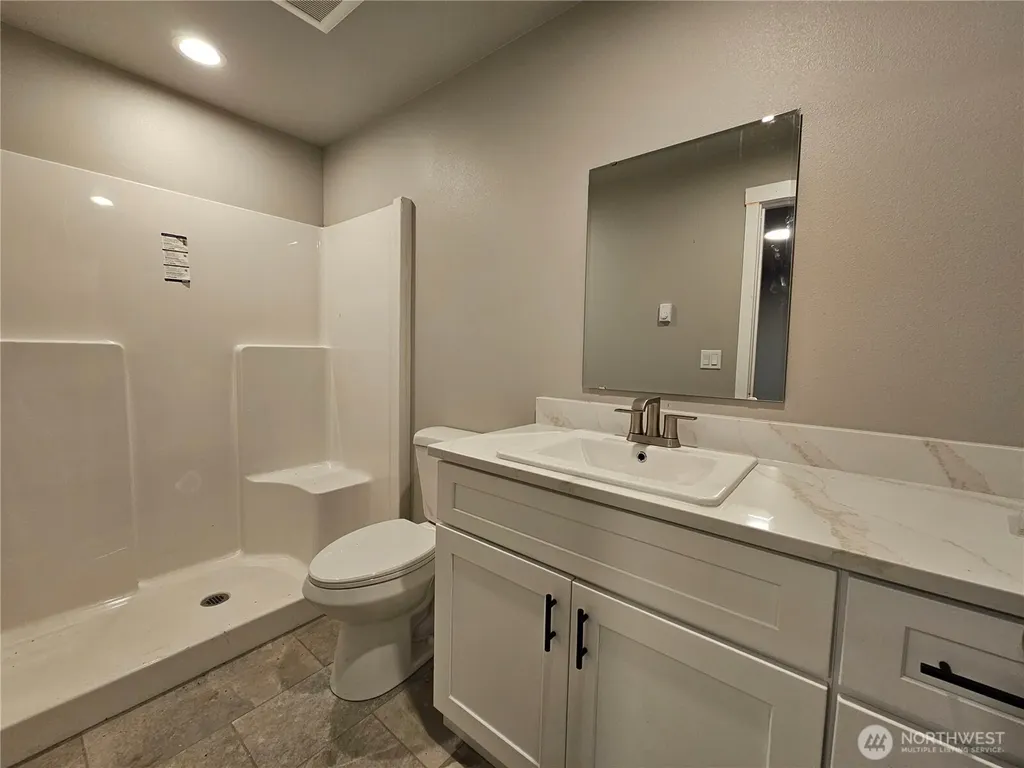 17 Pebble Creek Court Elma WA 98541