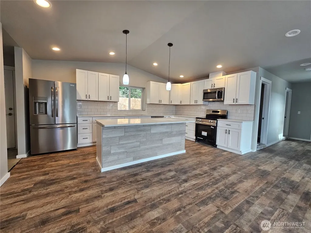 17 Pebble Creek Court Elma WA 98541