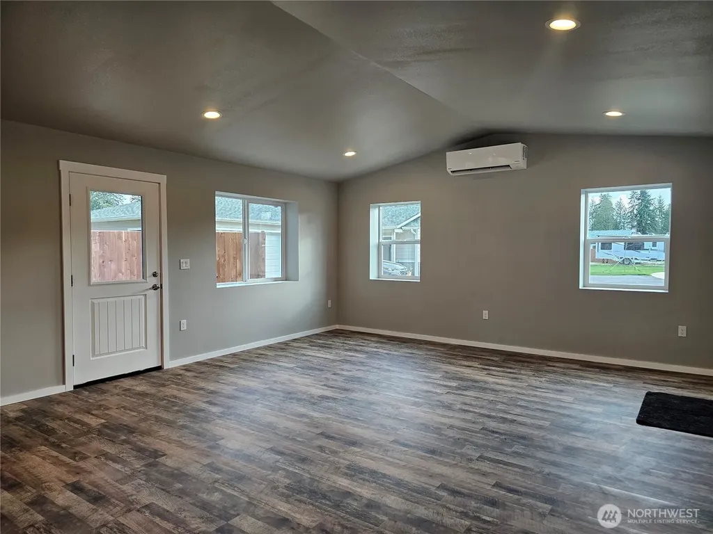 17 Pebble Creek Court Elma WA 98541