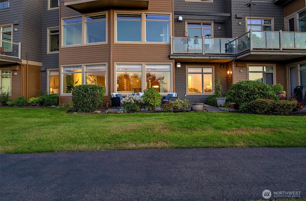 61 Pine Street Edmonds WA 98020