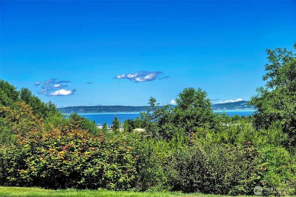61 Pine Street Edmonds WA 98020