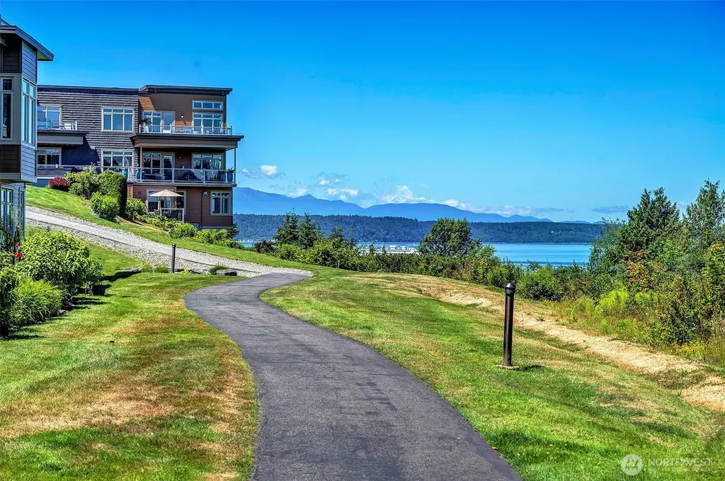 61 Pine Street Edmonds WA 98020