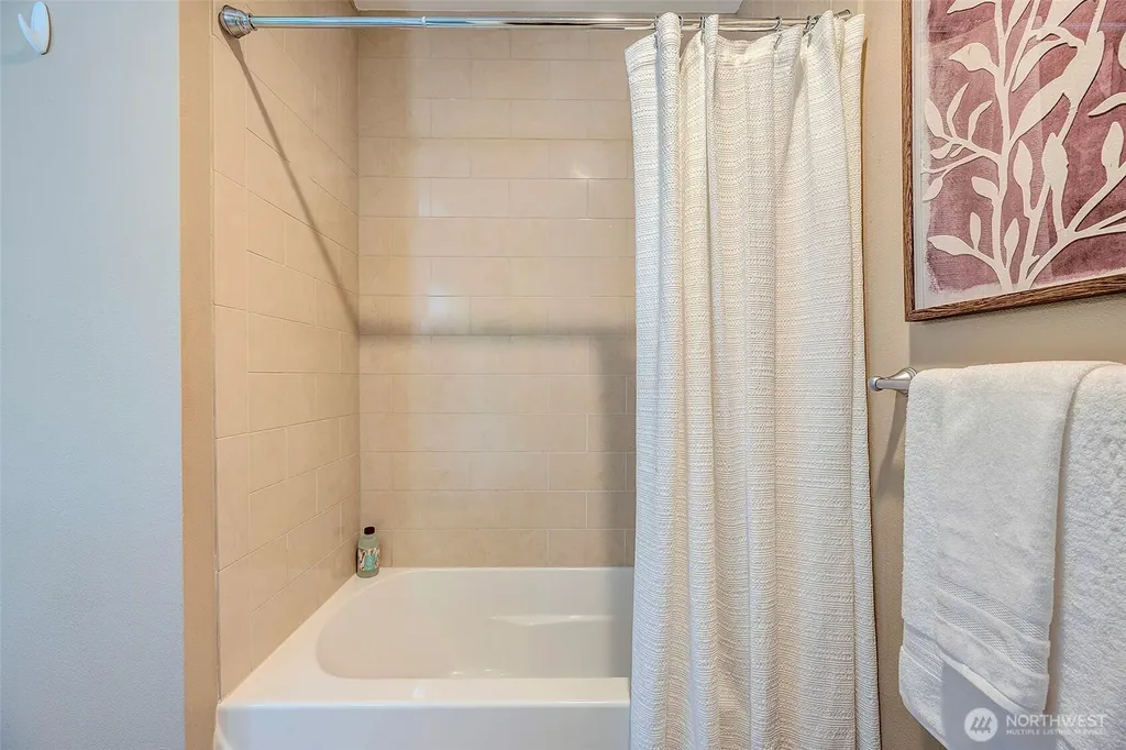 61 Pine Street Edmonds WA 98020
