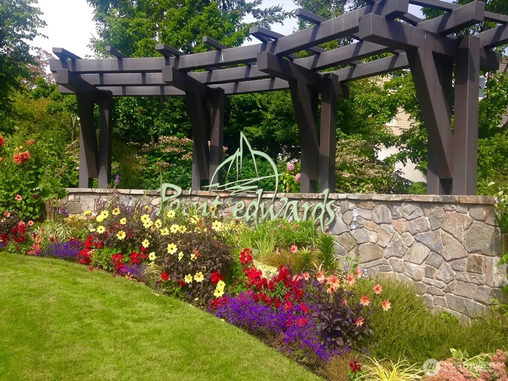 61 Pine Street Edmonds WA 98020