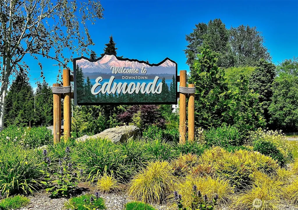 61 Pine Street Edmonds WA 98020