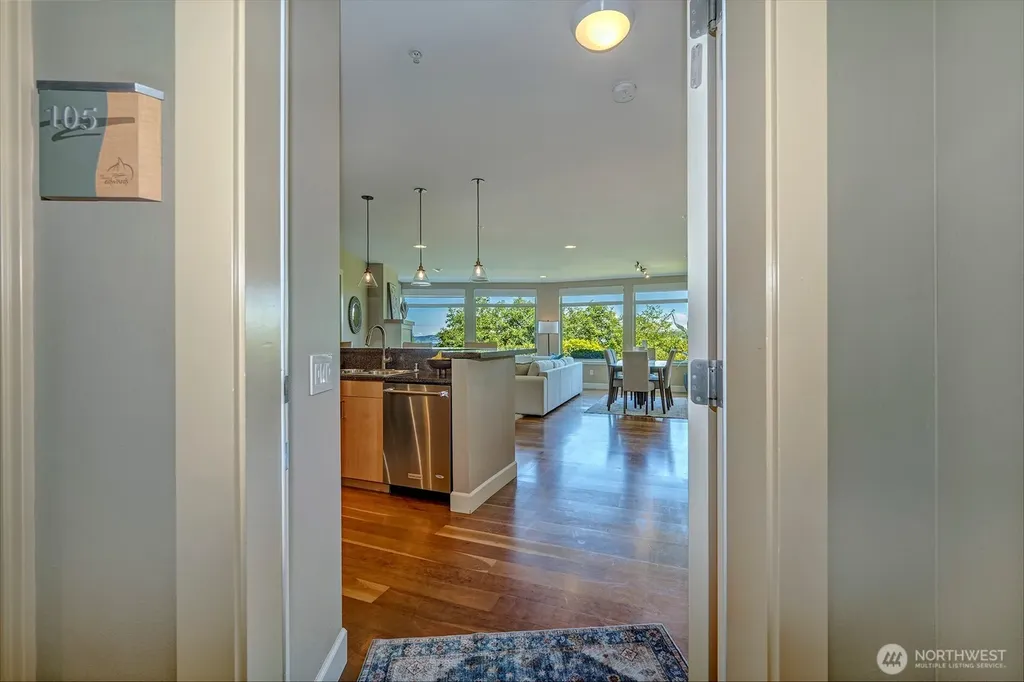 61 Pine Street Edmonds WA 98020