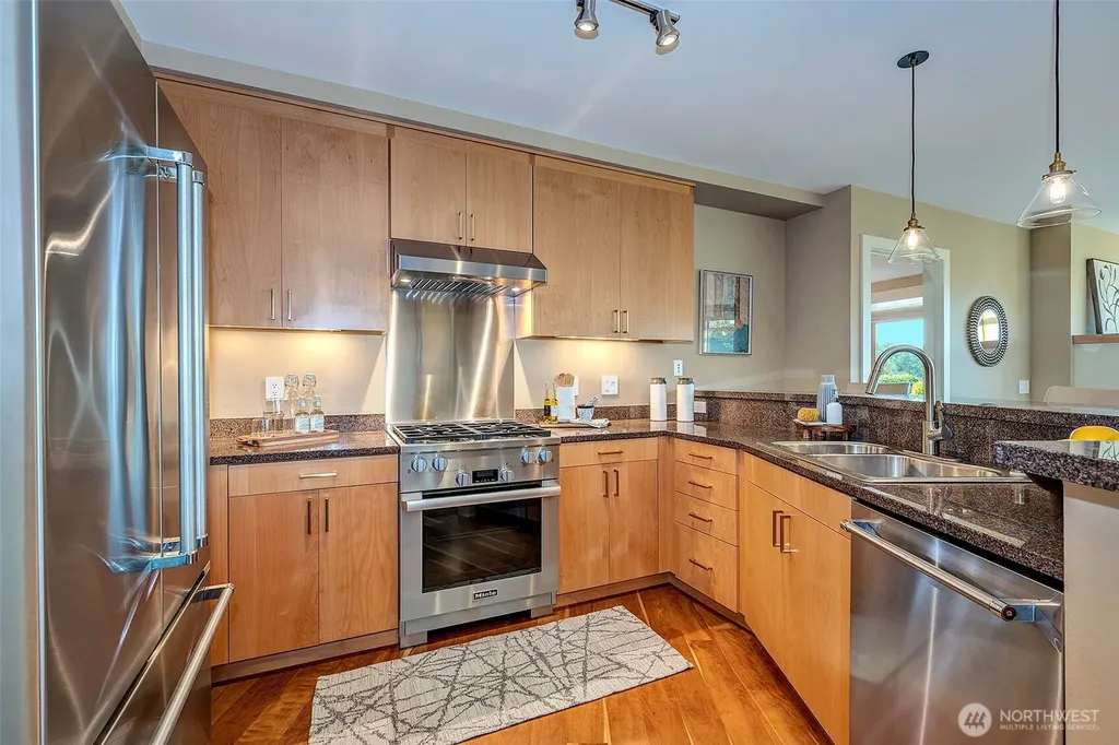61 Pine Street Edmonds WA 98020