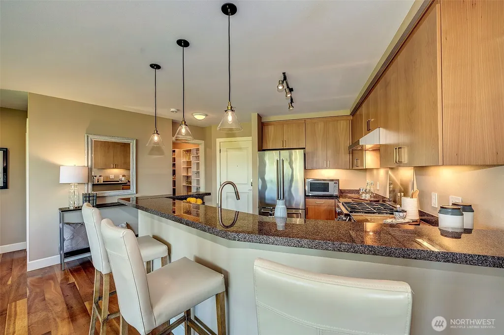 61 Pine Street Edmonds WA 98020