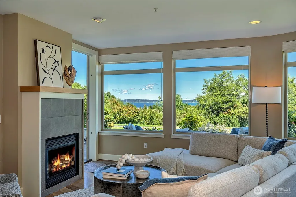 61 Pine Street Edmonds WA 98020