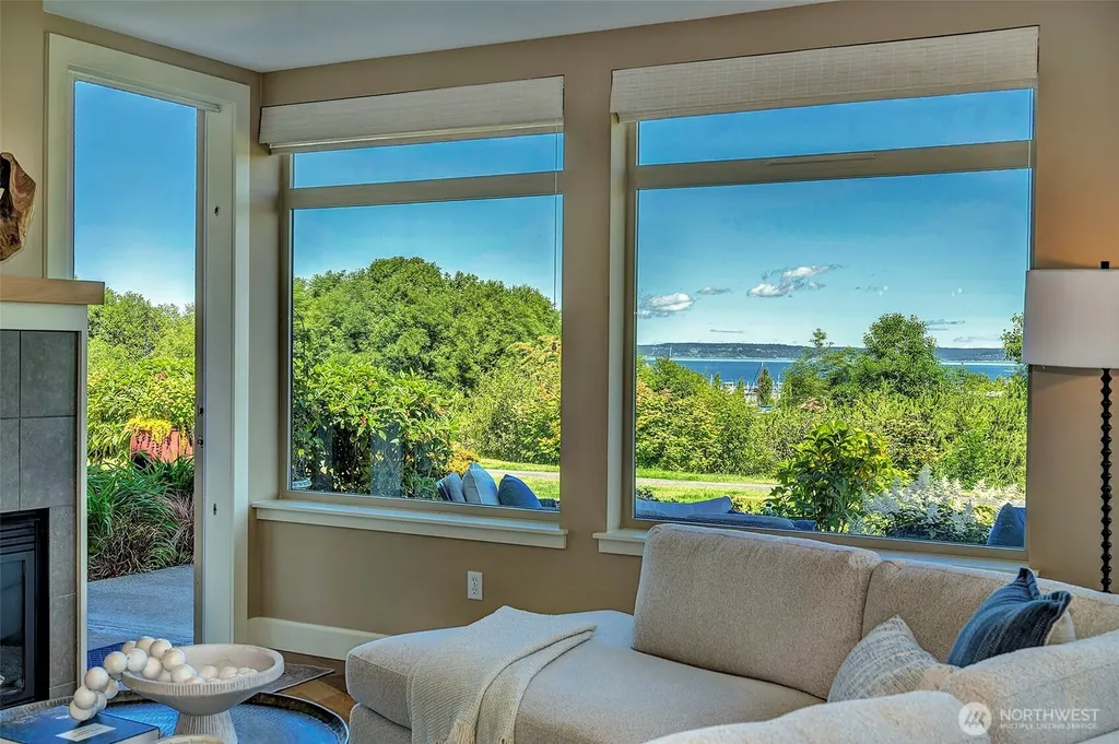 61 Pine Street Edmonds WA 98020