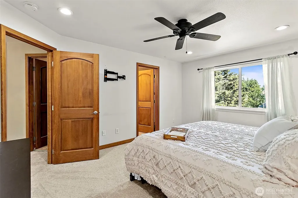 22812 SE 265th Place Maple Valley WA 98038