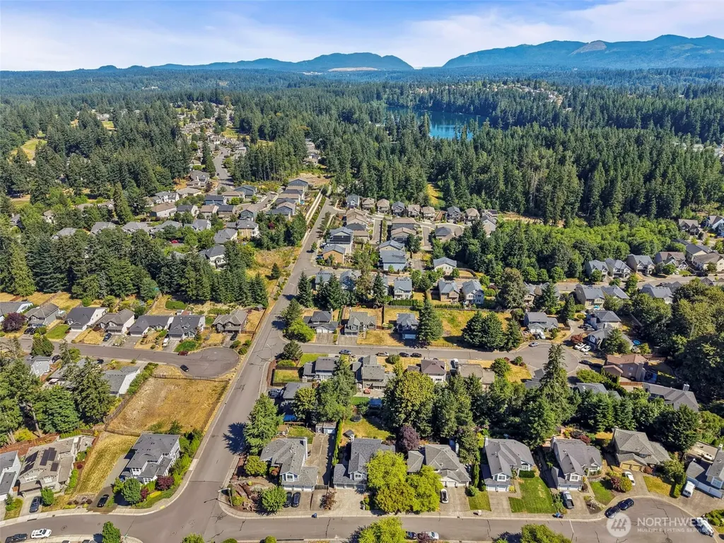 22812 SE 265th Place Maple Valley WA 98038