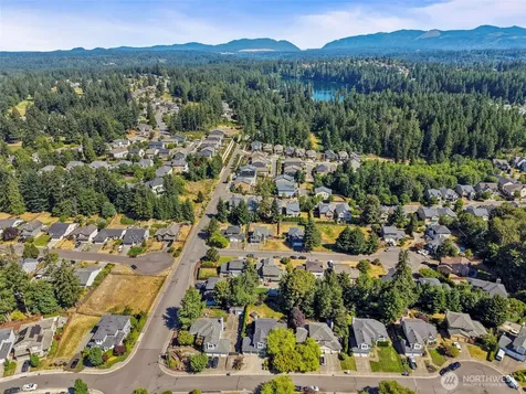 22812 SE 265th Place Maple Valley WA 98038