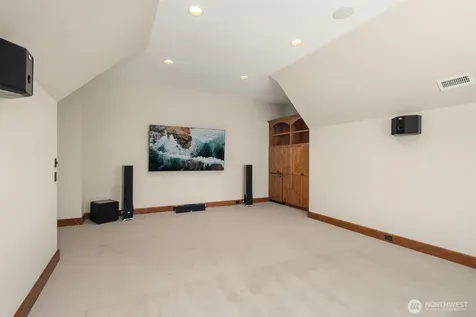 12426 205th Place NE Woodinville WA 98077