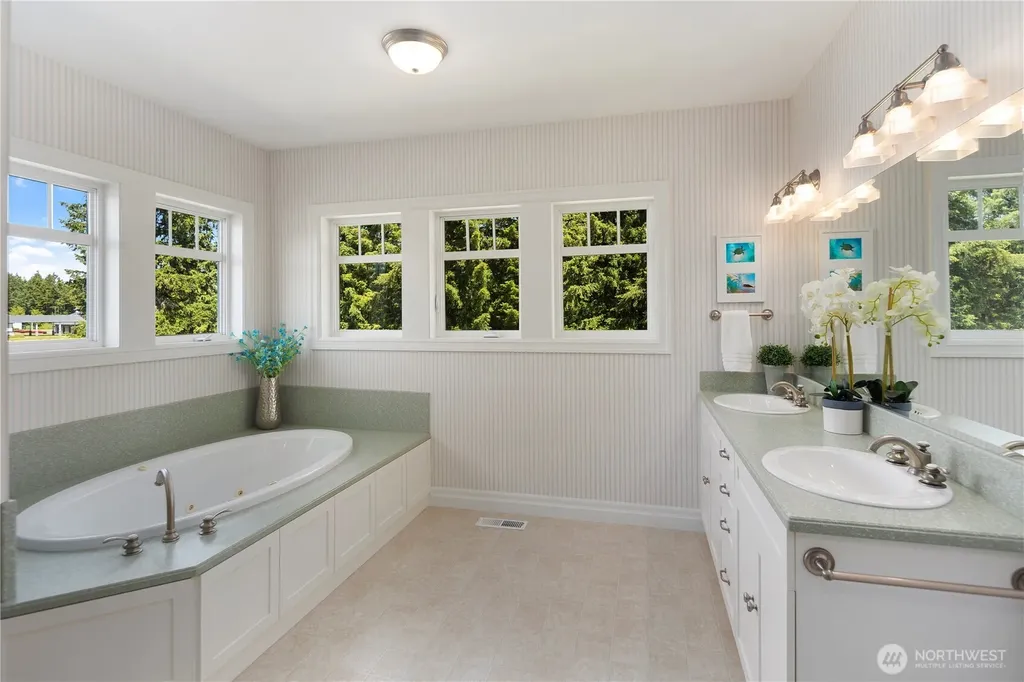 6504 44th Avenue NE Olympia WA 98516