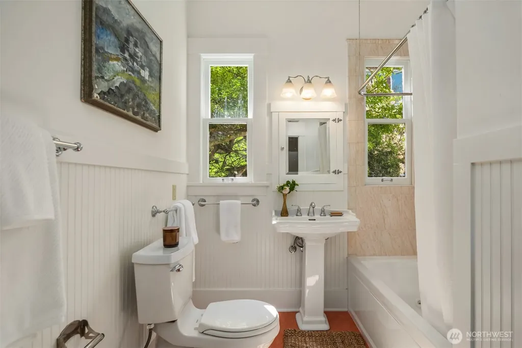 4055 SW Holgate Street Seattle WA 98116