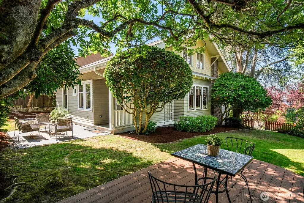 4055 SW Holgate Street Seattle WA 98116