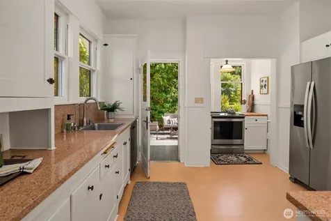 4055 SW Holgate Street Seattle WA 98116