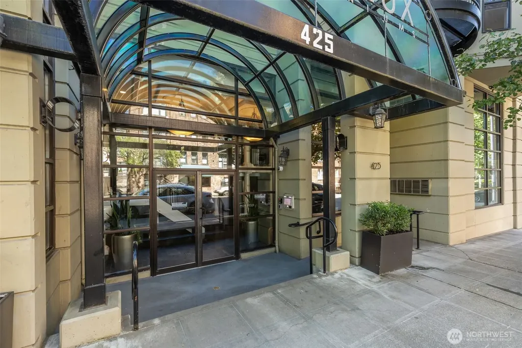 425 Vine Street Seattle WA 98121