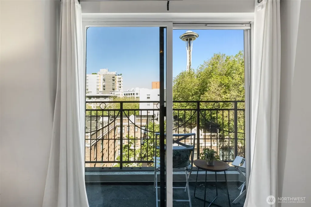 425 Vine Street Seattle WA 98121