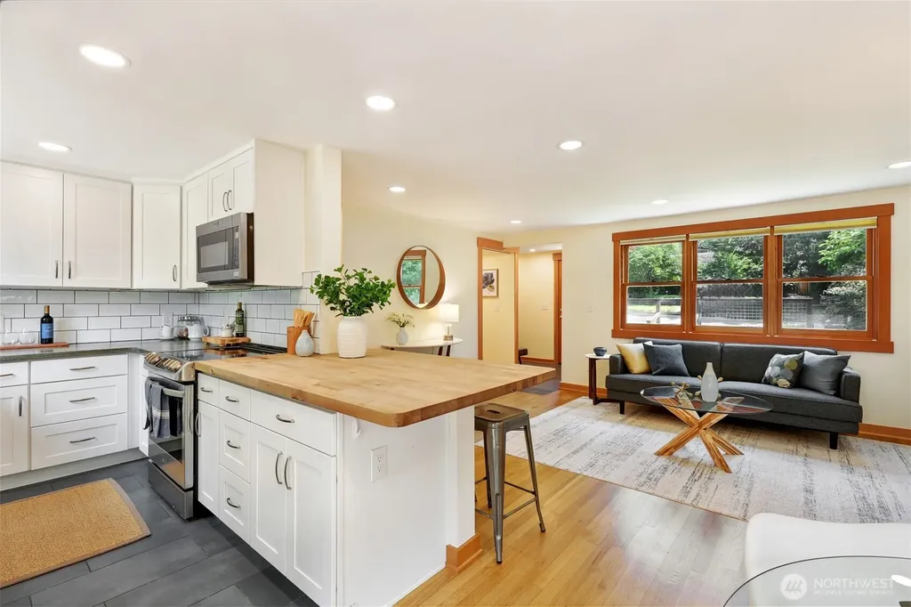 11527 39th Avenue NE Seattle WA 98125