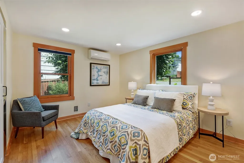 11527 39th Avenue NE Seattle WA 98125