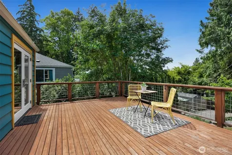 11527 39th Avenue NE Seattle WA 98125