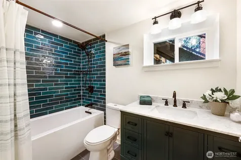11527 39th Avenue NE Seattle WA 98125