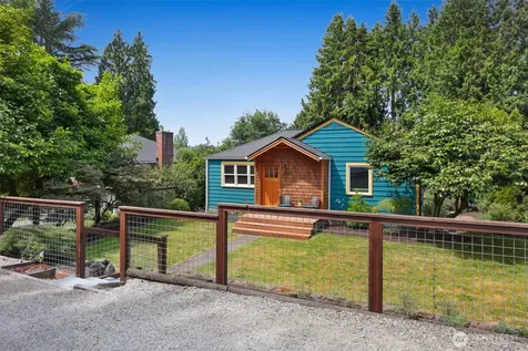11527 39th Avenue NE Seattle WA 98125