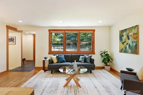 11527 39th Avenue NE Seattle WA 98125