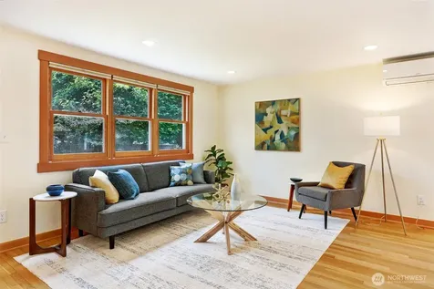 11527 39th Avenue NE Seattle WA 98125